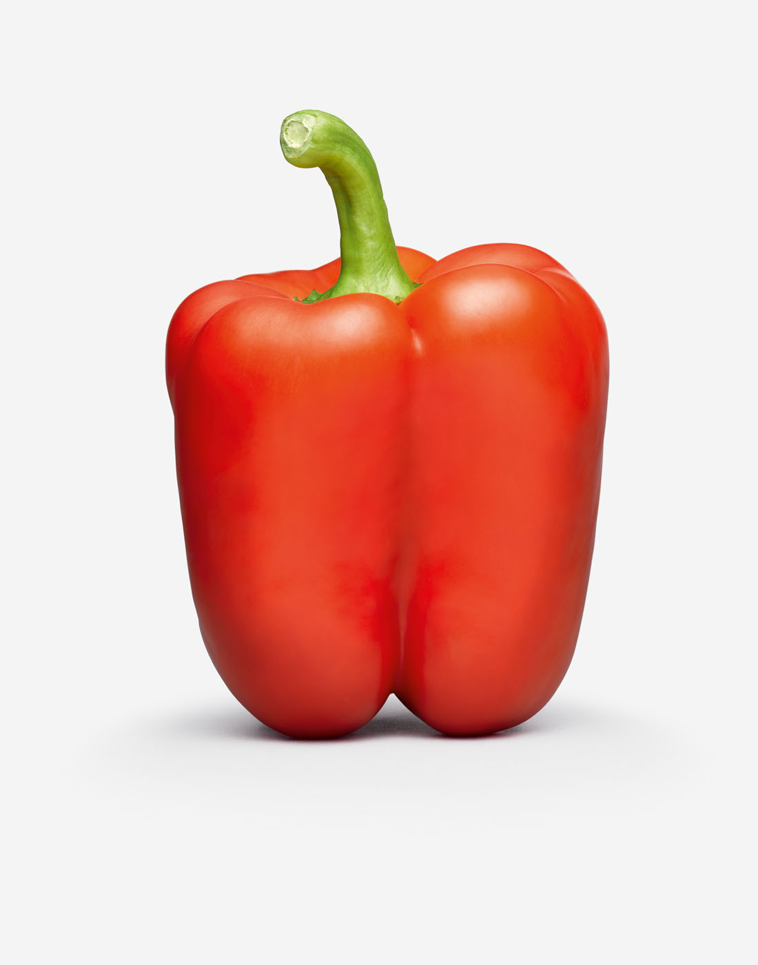 Red pepper by Alexander Kent London based still life and product photographer.