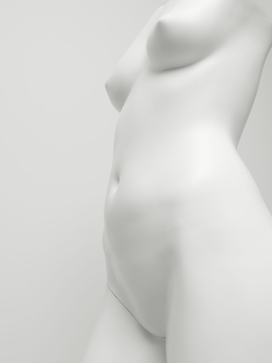 Nude photo of torso by Alexander Kent London based still life and product photographer.